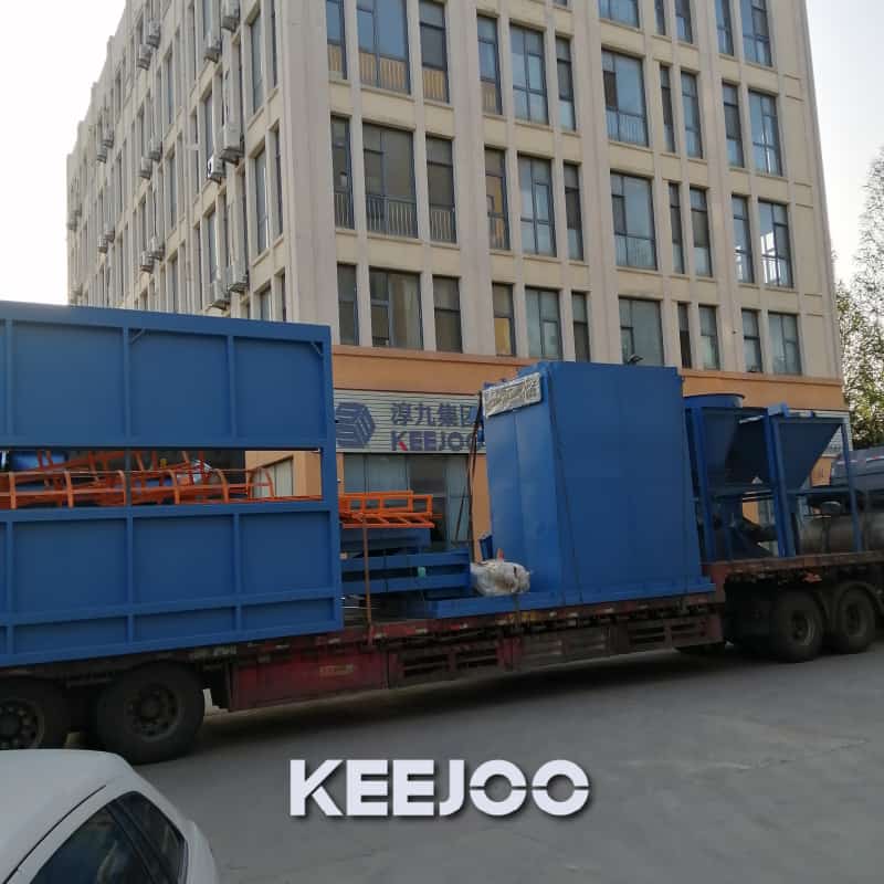Another roller conveyor shot blasting machine has been shipped to the customer's